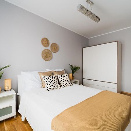 Big Apartment Old Town - 3 Rooms- 7 People-Lift- Near Town Hall Wroclaw Dış mekan fotoğraf