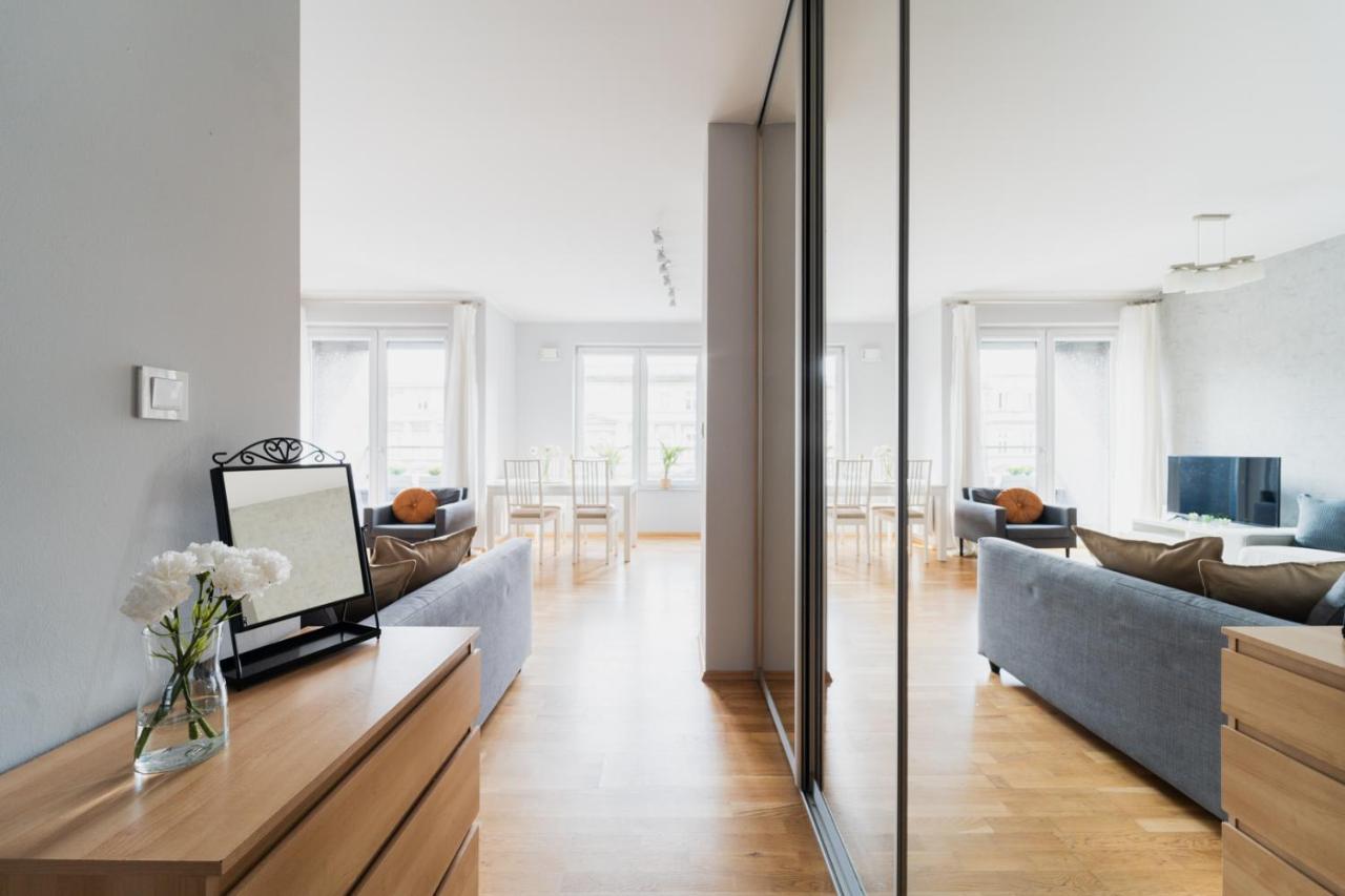 Big Apartment Old Town - 3 Rooms- 7 People-Lift- Near Town Hall Wroclaw Dış mekan fotoğraf
